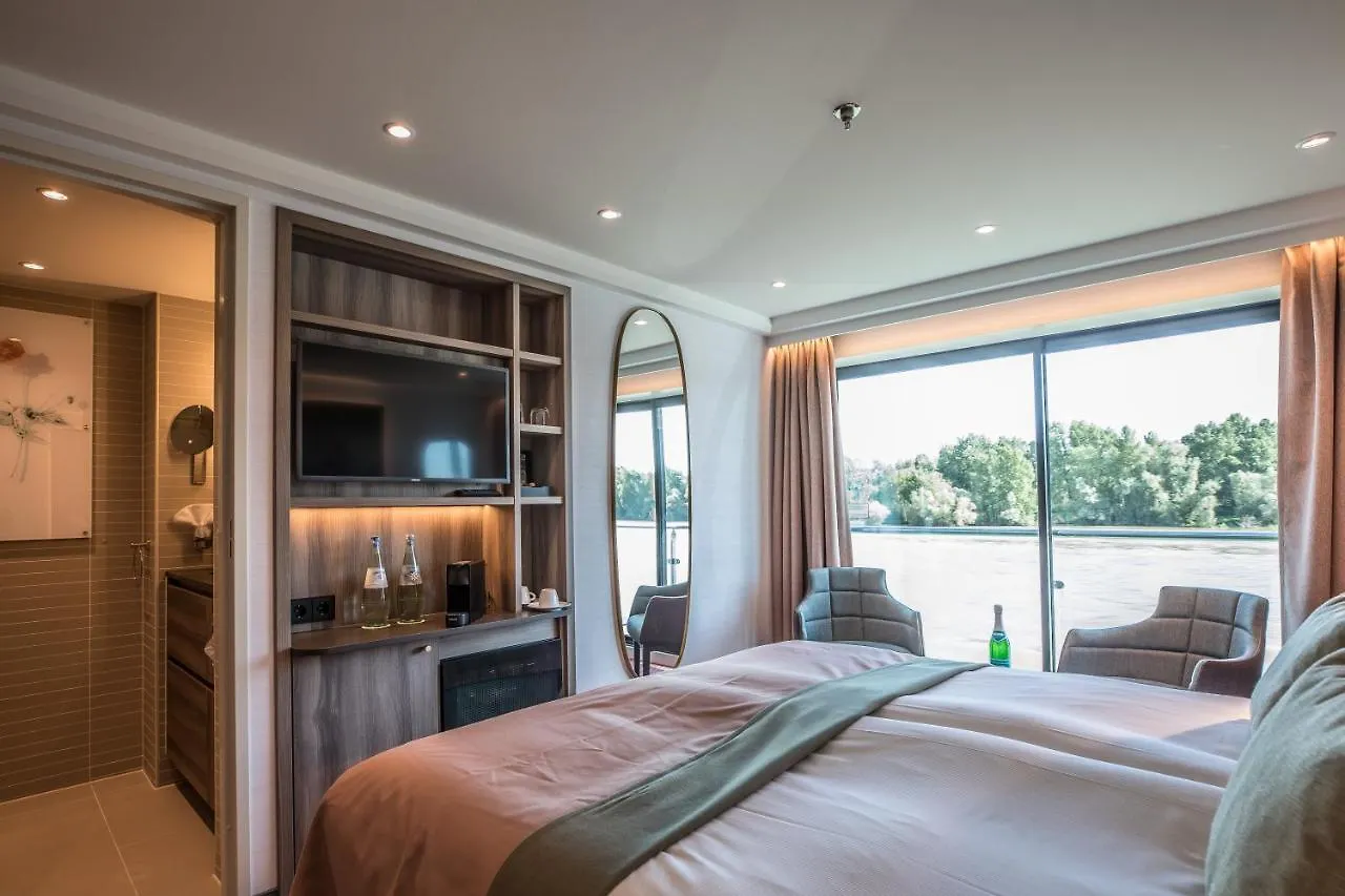 Botel Fairtours Hotelschiff Antonia***** Cologne