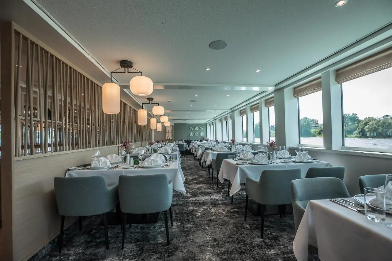 Botel Fairtours Hotelschiff Antonia***** Cologne