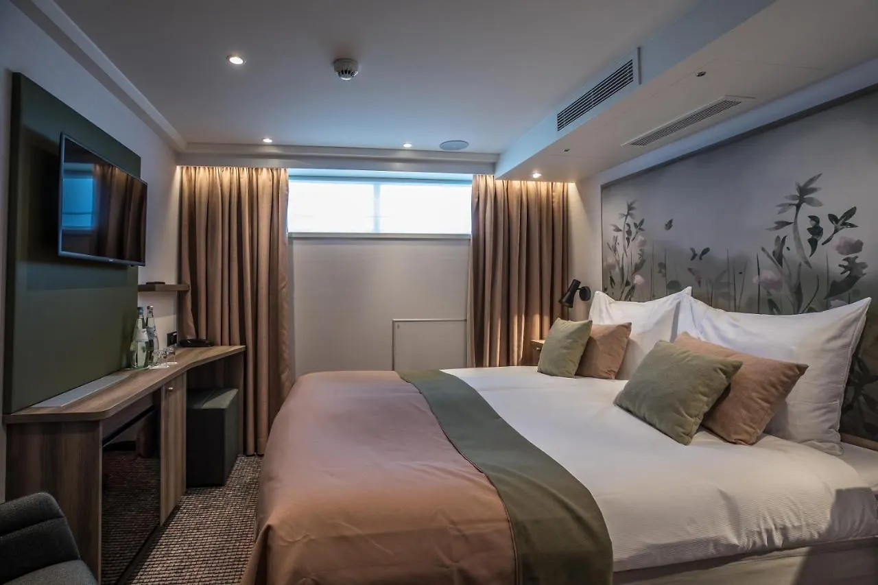 Fairtours Hotelschiff Antonia***** Cologne Botel