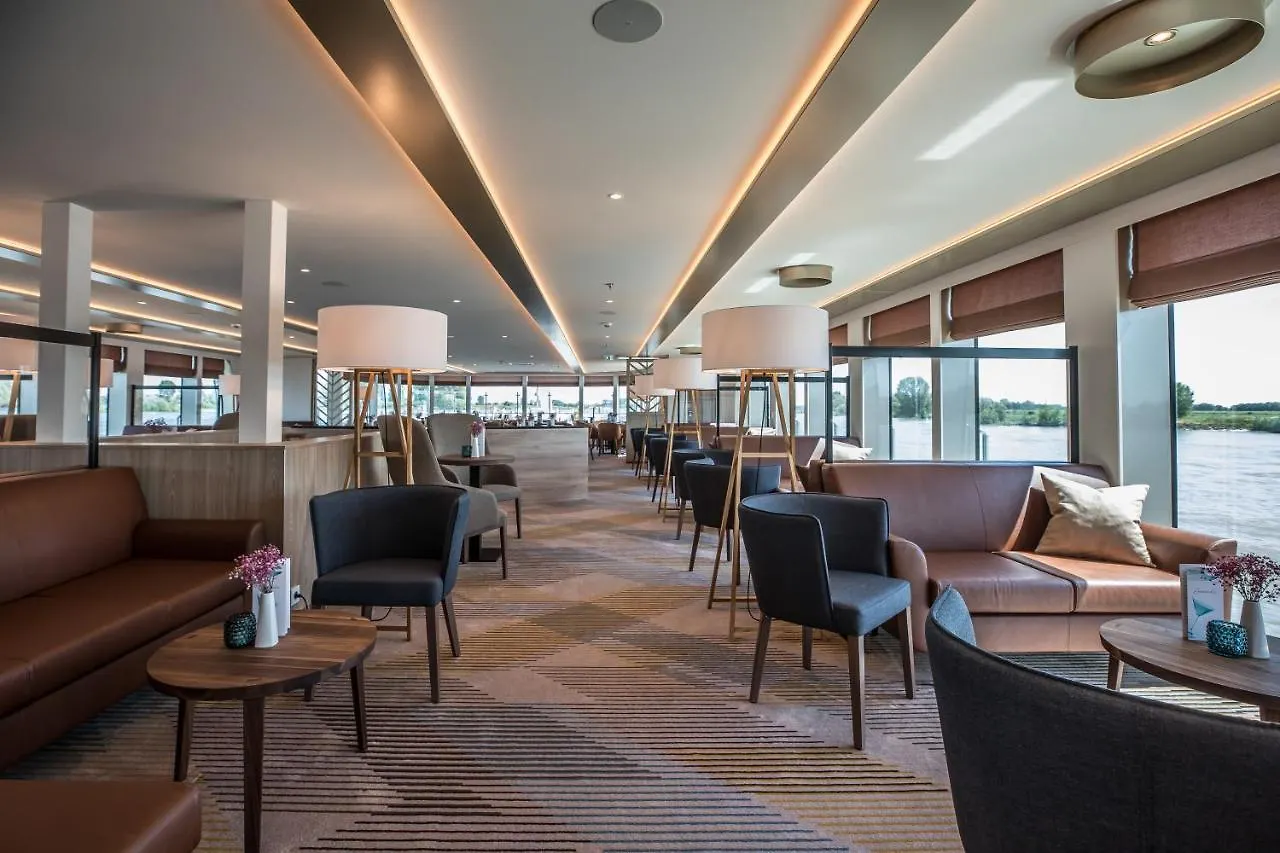 Botel Fairtours Hotelschiff Antonia***** Cologne